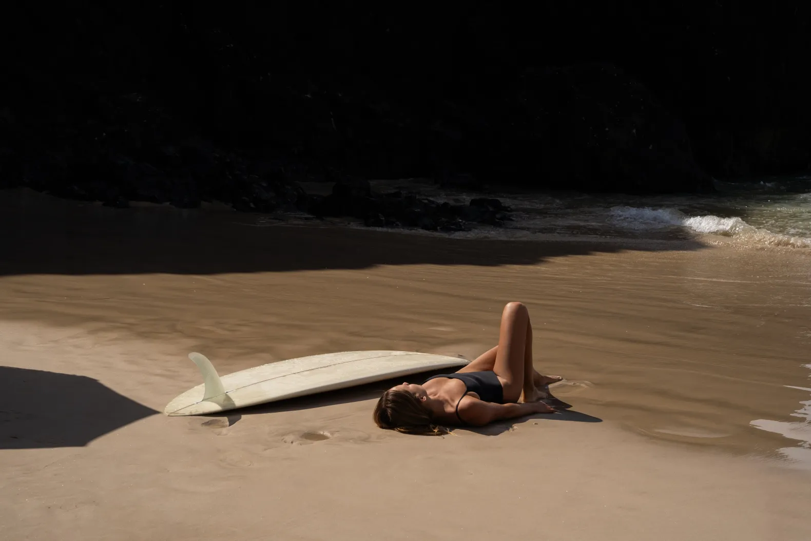 Classic Minimal One Piece Black